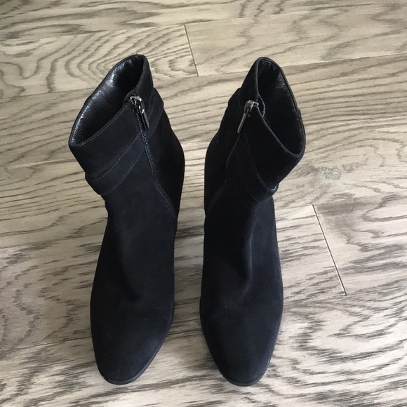 Aquatalia Shoes - Aquatalia heels ankle boots size 9